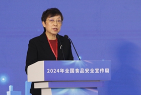 海關(guān)總署黨委委員、政治部主任呂偉紅_副本.jpg